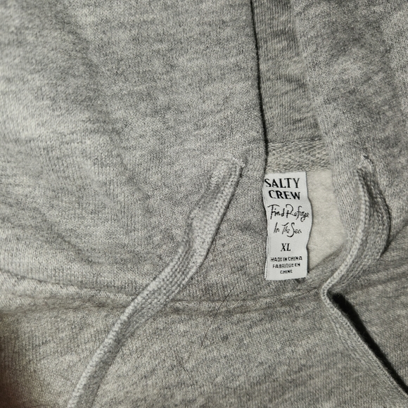 Women's Salty Crew NWT Cropped Gray Sweatshirt. Size XL - Picture 2 of 5
